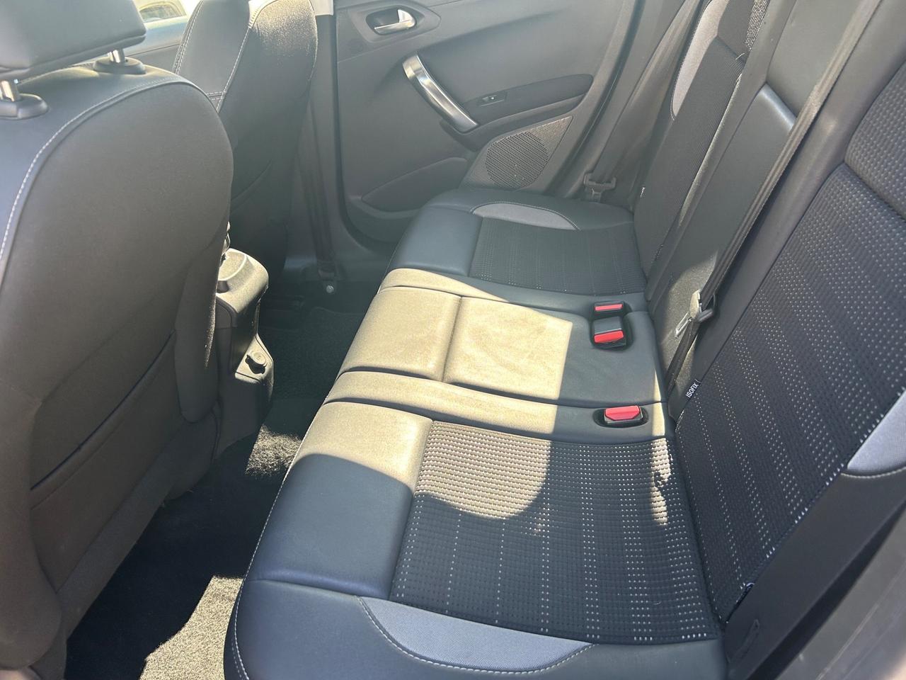 Peugeot 2008 BlueHDi 100 Allure