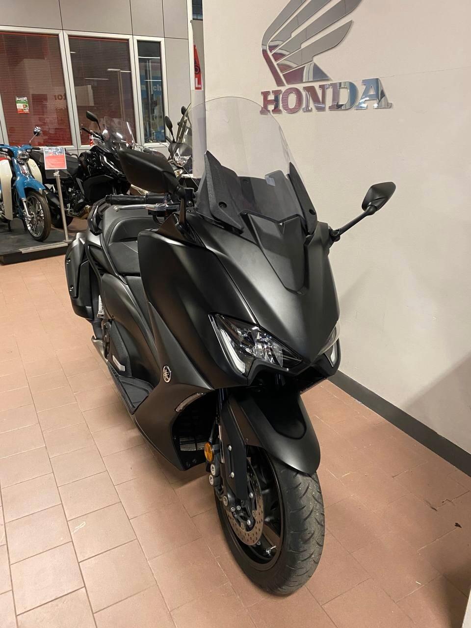 Yamaha T Max 560