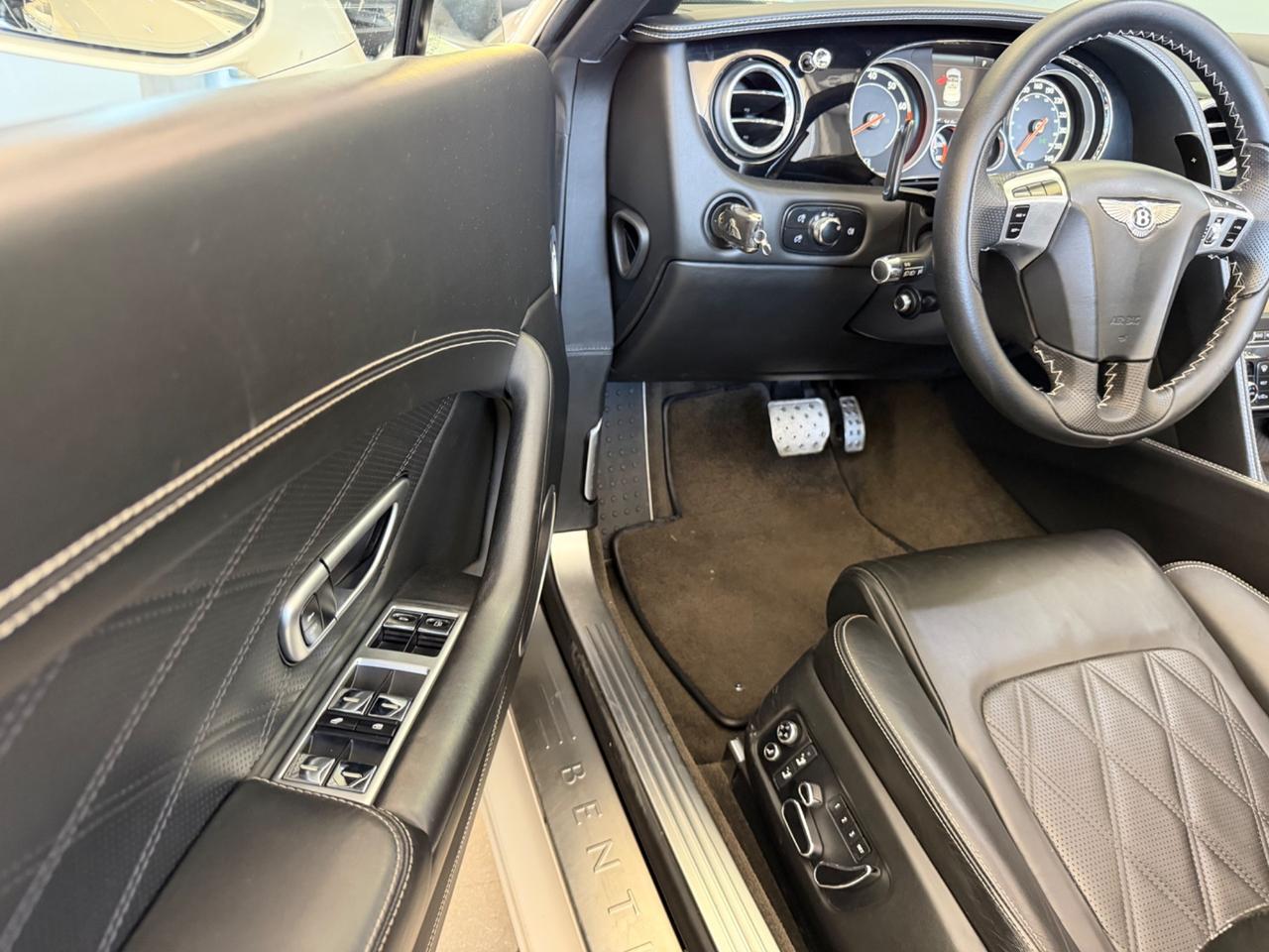Bentley Continental GTC iva esposta