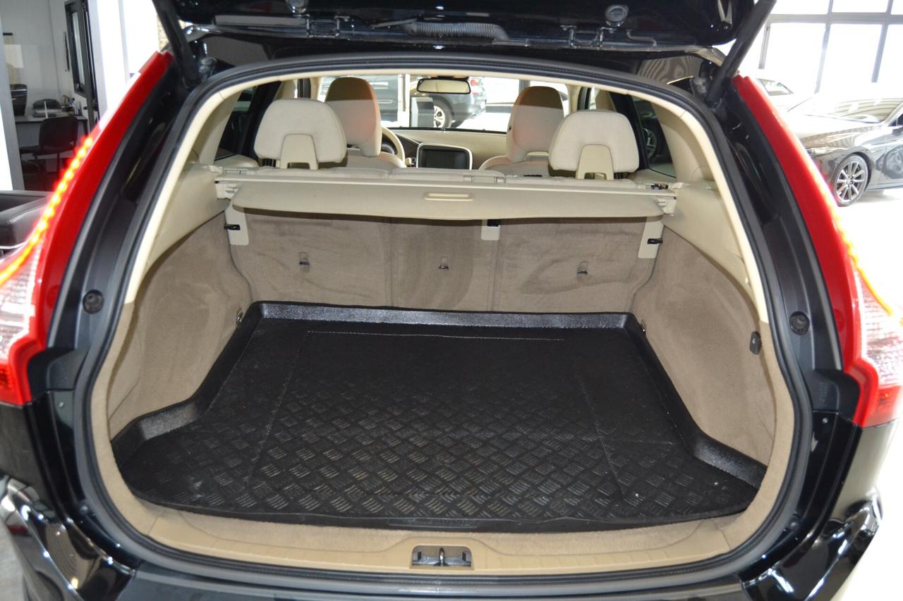 Volvo XC60 2.0 D3 Momentum KMDOC/Fatture/Tagliandi