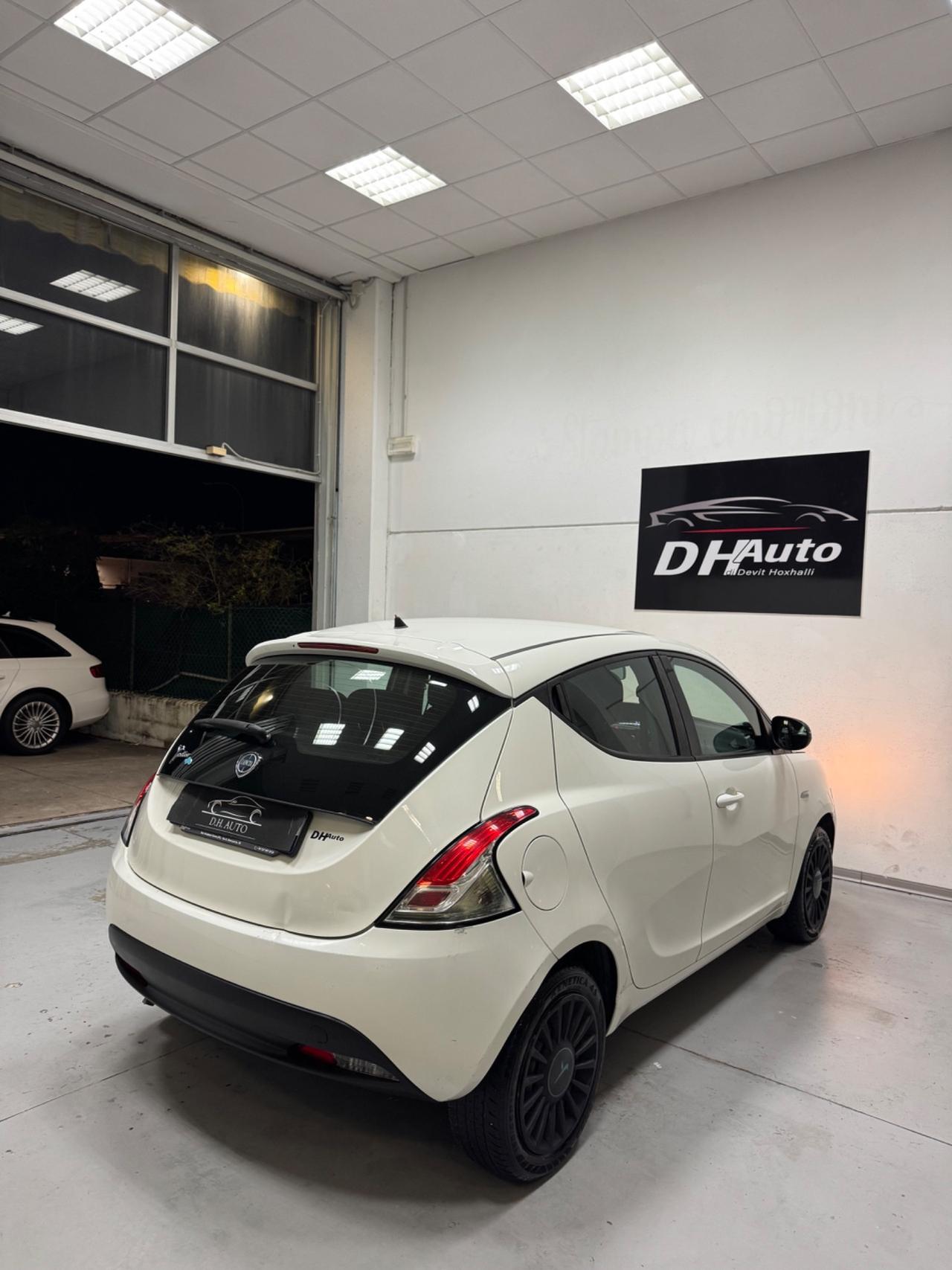 Lancia Ypsilon 1.2 69 CV 5 porte Platinum