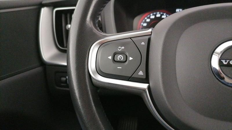 Volvo XC60 2.0 b4 Momentum Pro auto