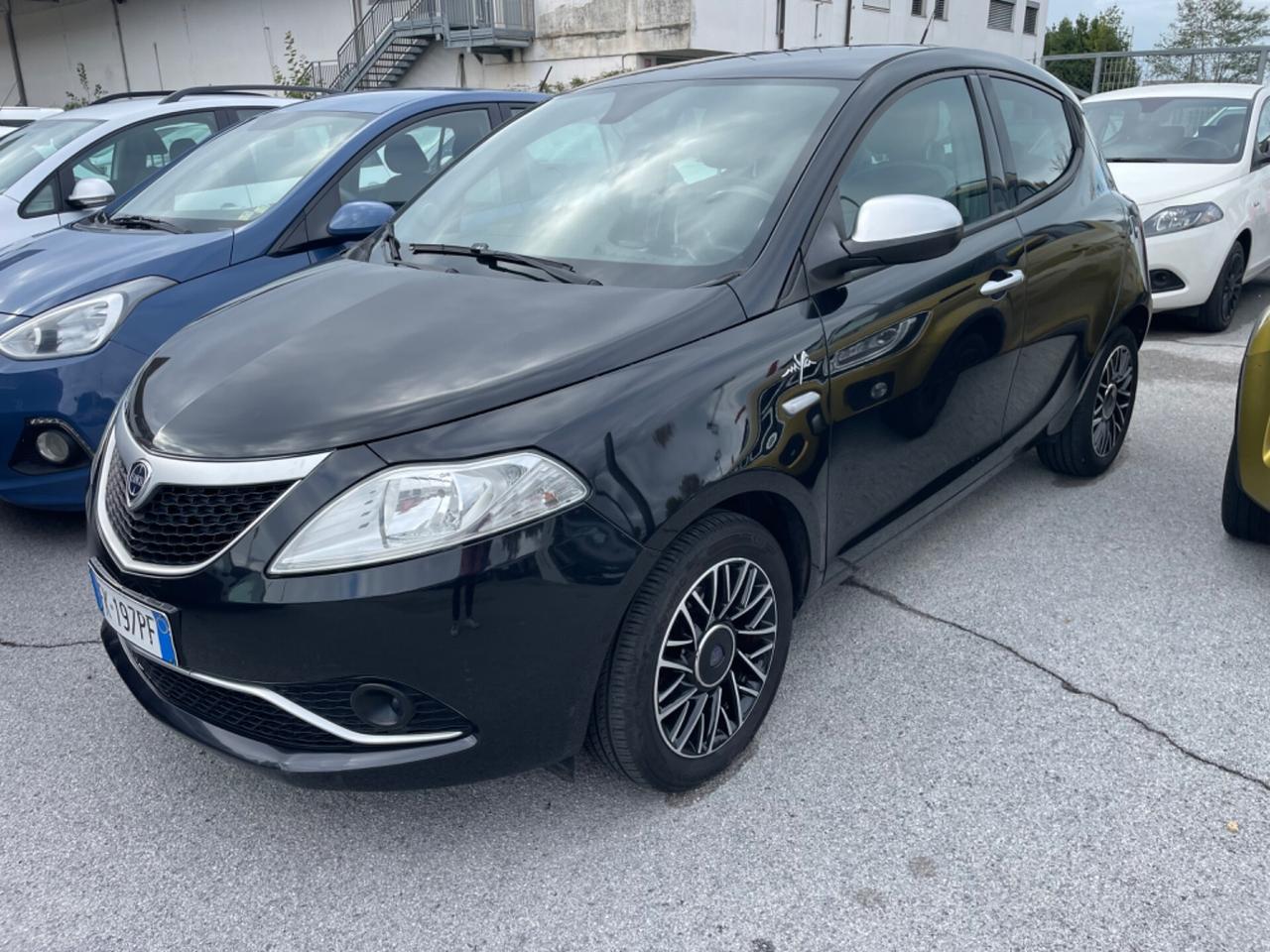 Lancia Ypsilon 1.2 69 CV 5 porte Gold