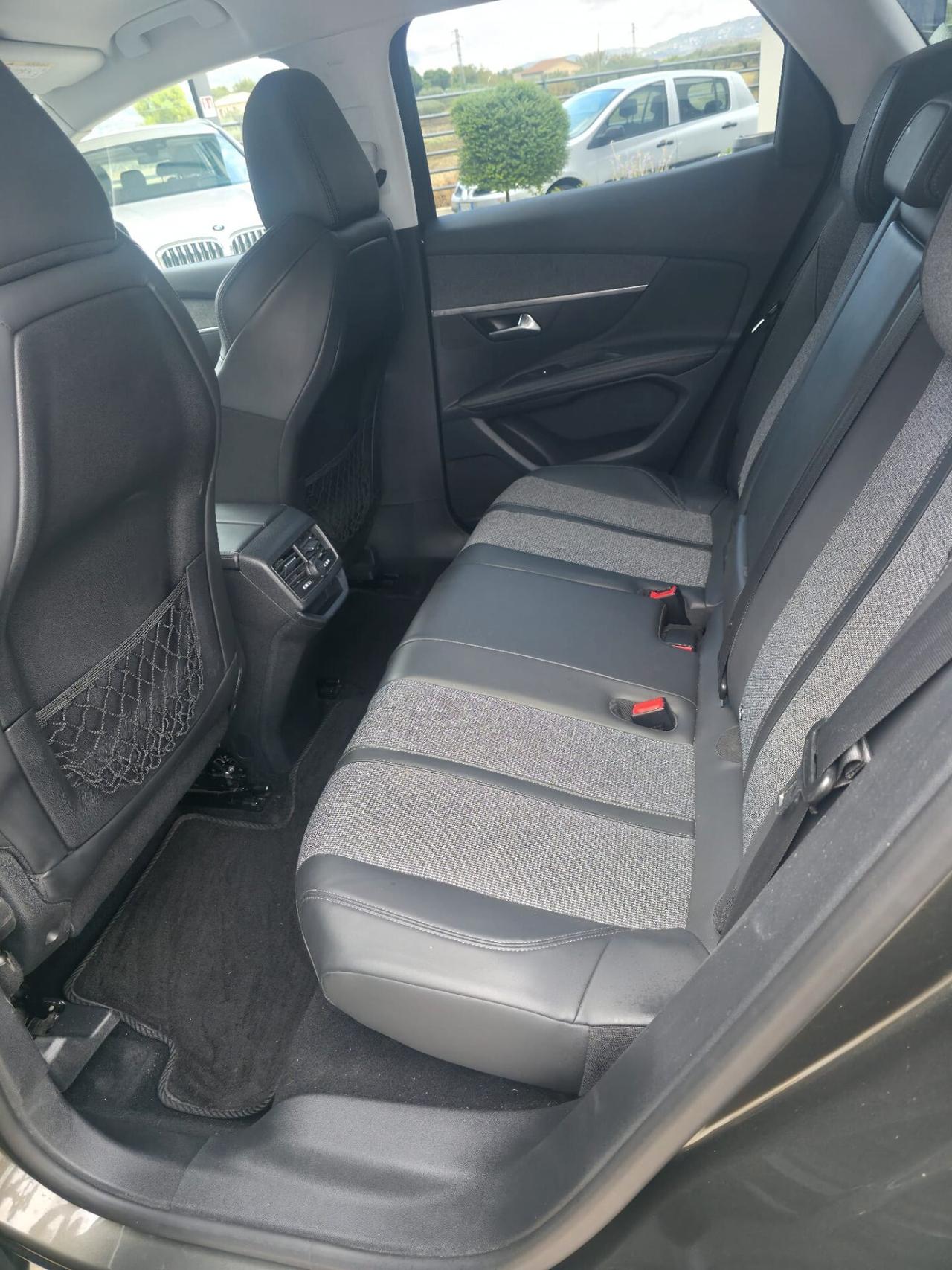 Peugeot 3008 BlueHDi 120 S&S EAT6 Allure