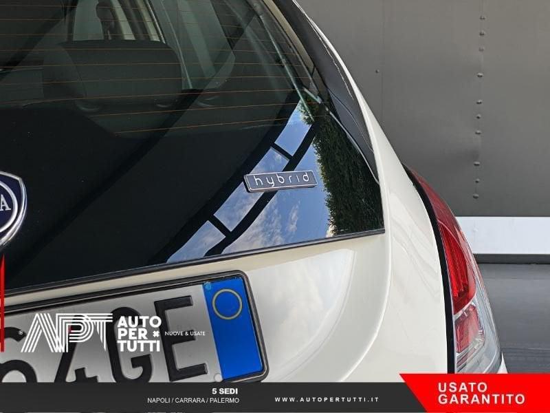 Lancia Ypsilon Ypsilon 1.0 firefly hybrid Silver s&s 70cv