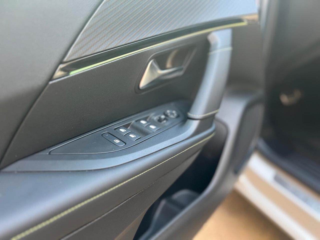 PEUGEOT e-2008 GT Line 100kW Unico proprietario - TETTO FULL LED KM 51.000