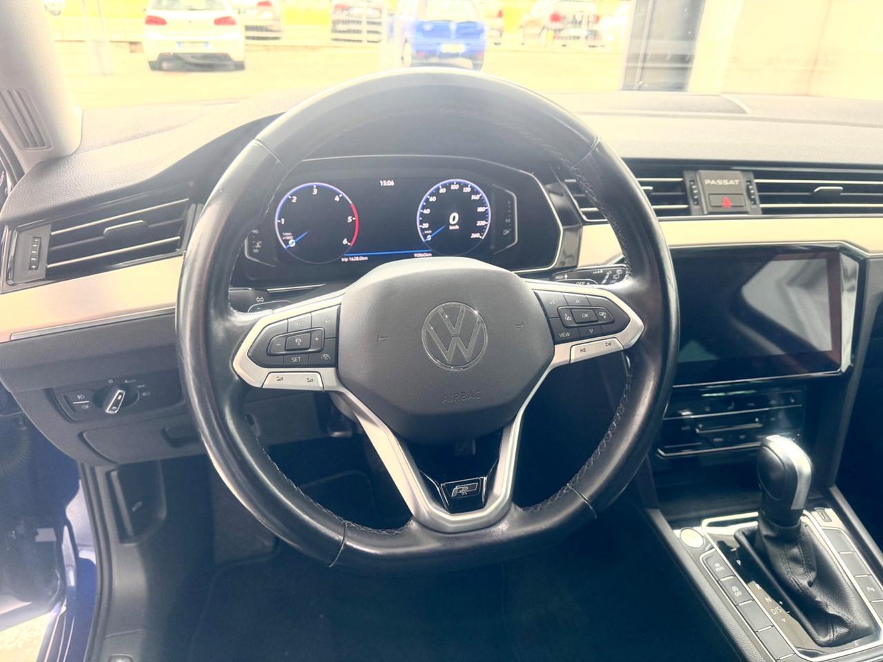 Volkswagen Passat R-Line 2.0 TDI SCR 200 CV DSG Executive