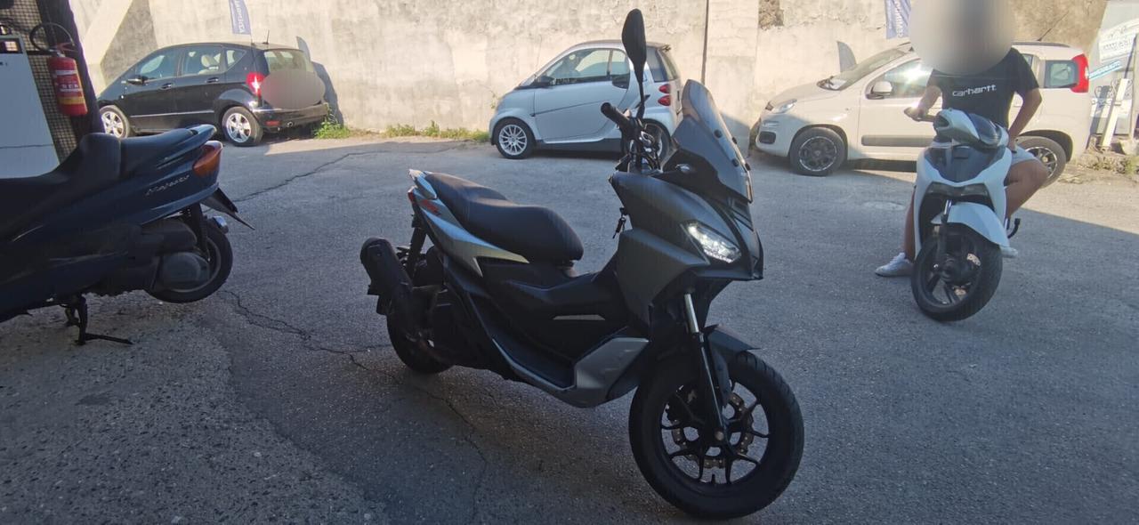 Aprilia SR GT 125 del 2022 USATO