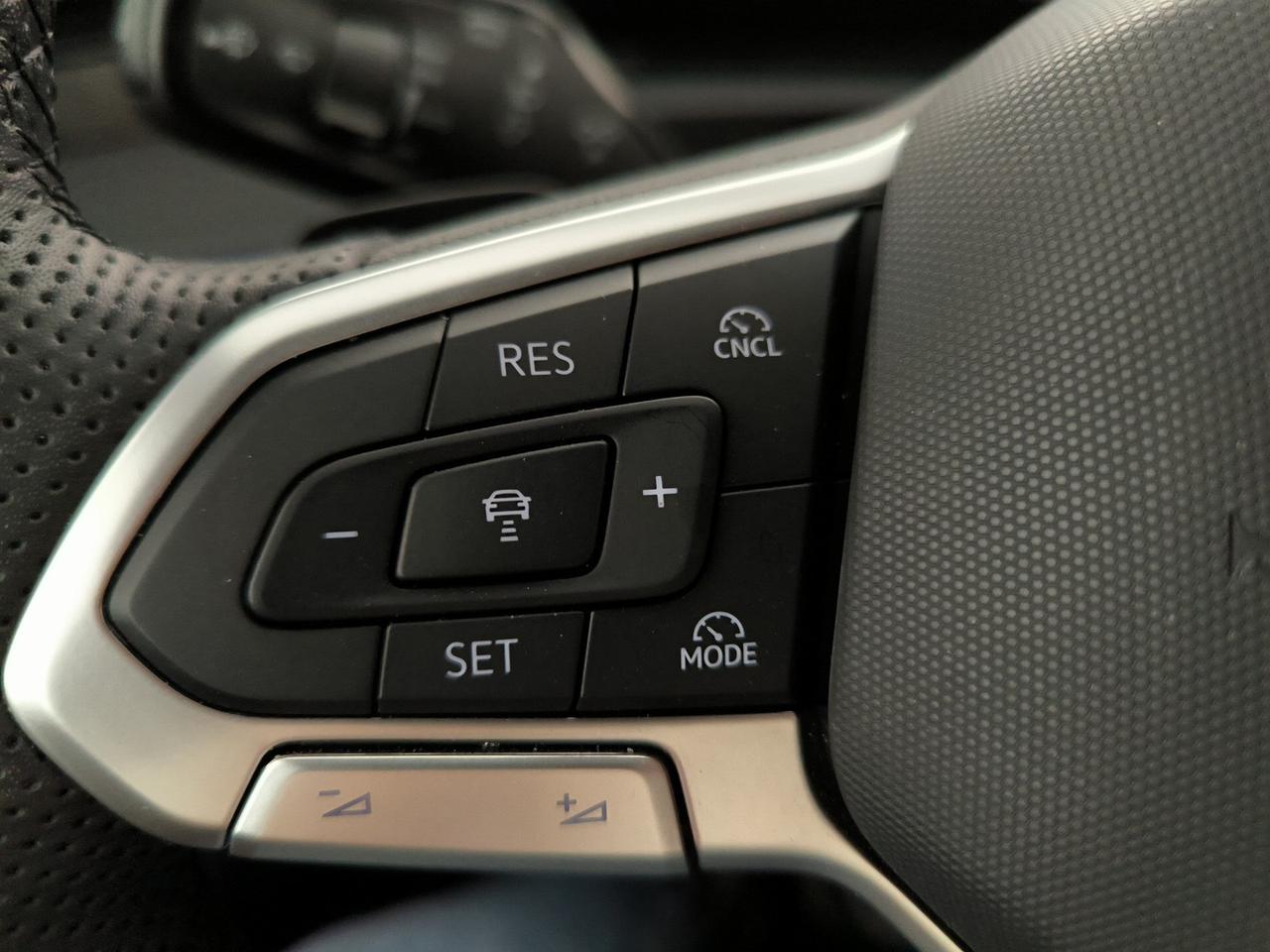 Volkswagen Tiguan 2.0 tdi r-line 150cv dsg