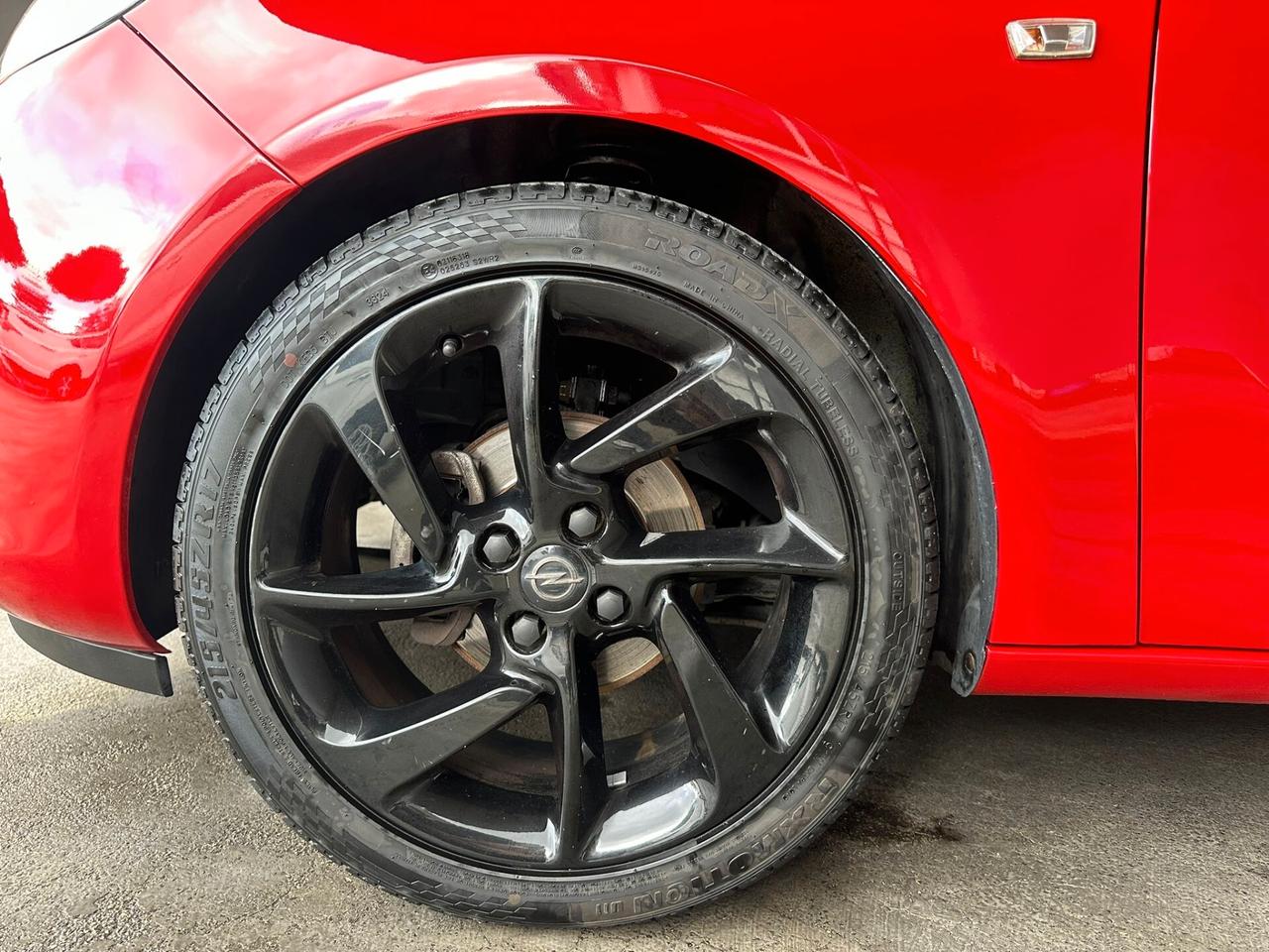 Opel Adam 1.2 70 CV White-Black Link