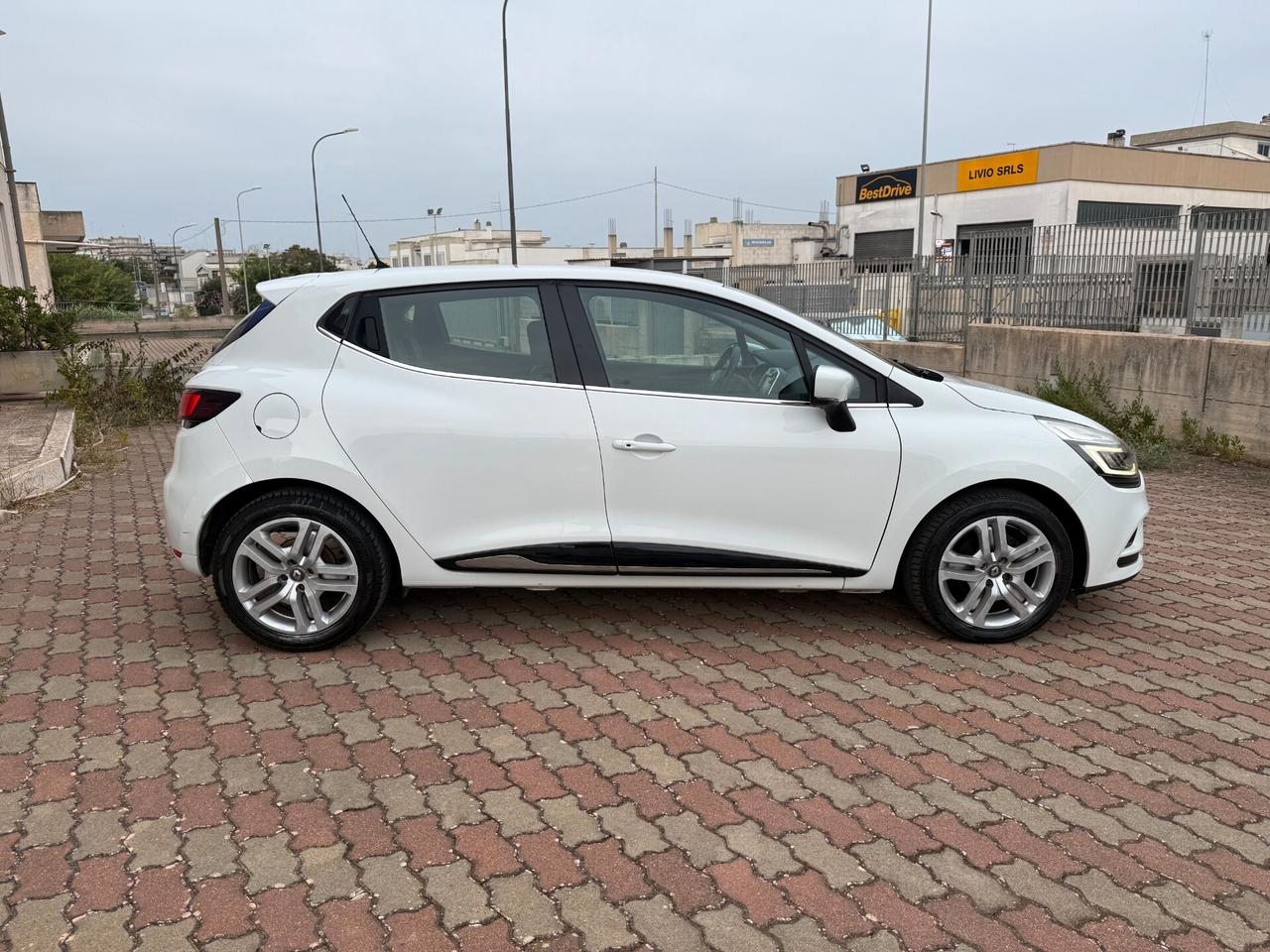 Renault Clio IV 2017 1.5 dci energy Intens 75cv FullLed Navi RetroCam Pelle