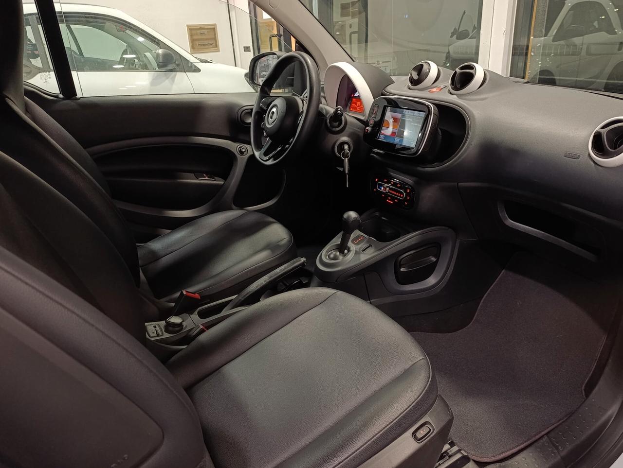 Smart ForTwo 70 1.0 twinamic Youngster 2018 Navi/tetto Panorama/Pelle