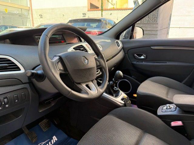 RENAULT Scenic 1.6 16V Dynamique 7POSTI
