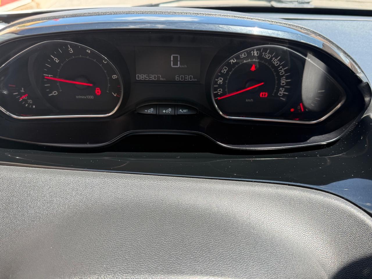 Peugeot 208 1.2 VTi 82 CV 5 porte Access