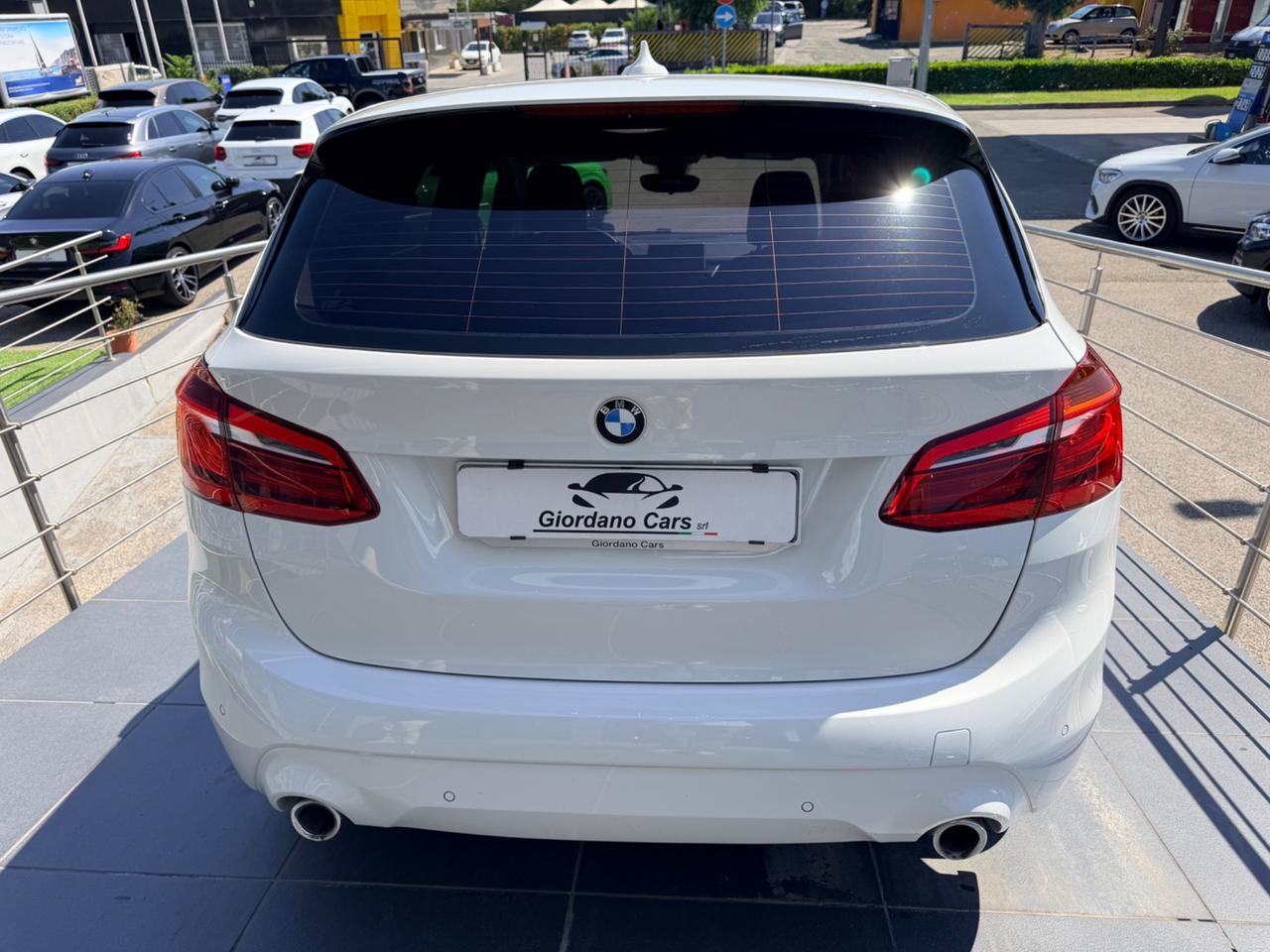 Bmw 2er Active Tourer 220d Luxury aut.