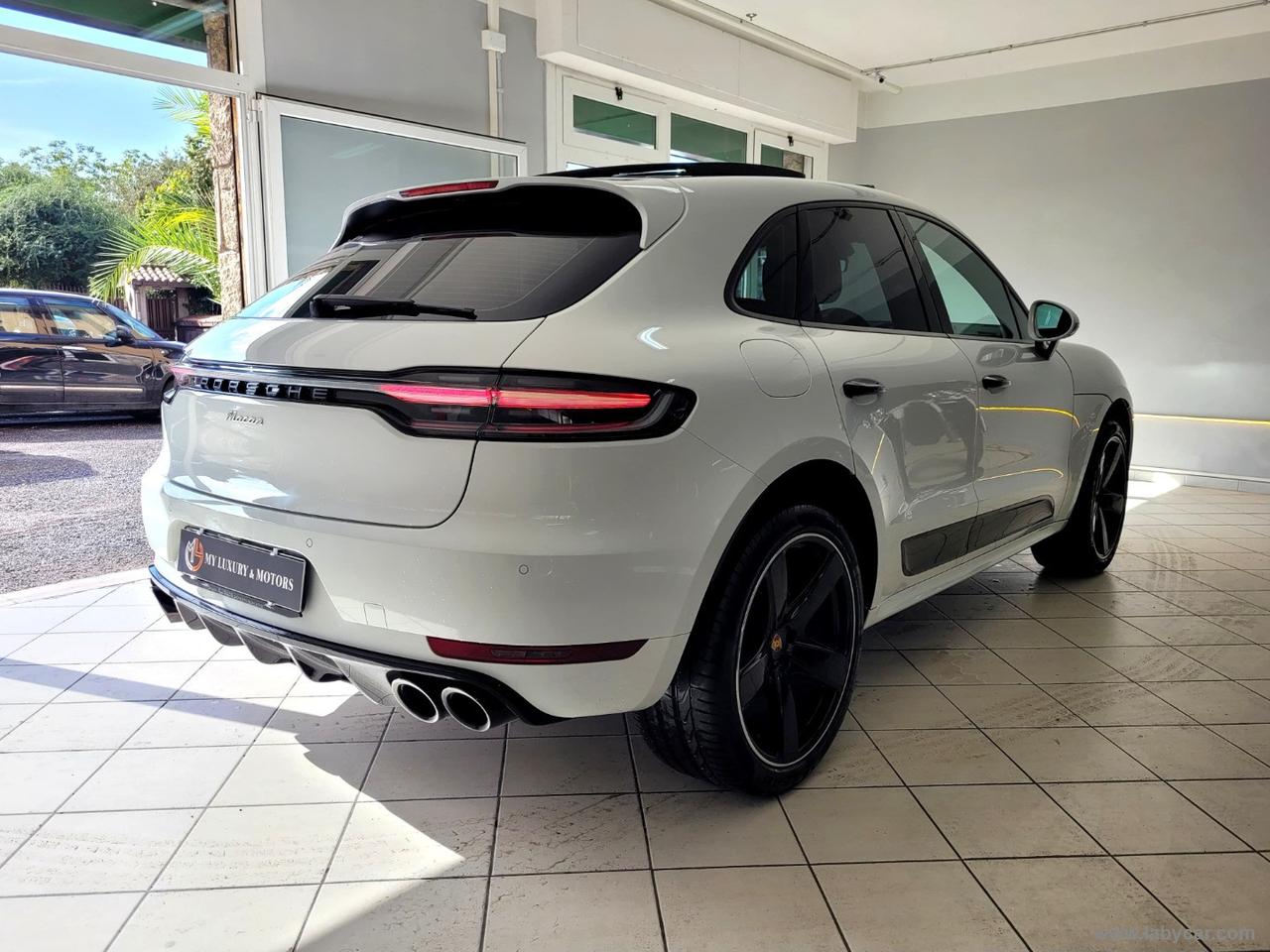 PORSCHE Macan 2.0