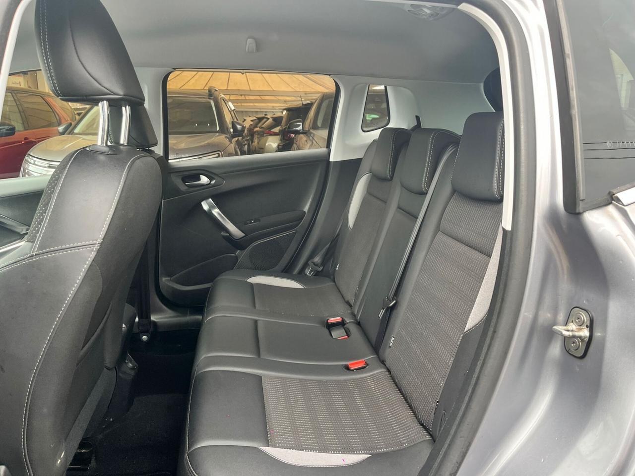 Peugeot 2008 BlueHDi 100 S&S Allure