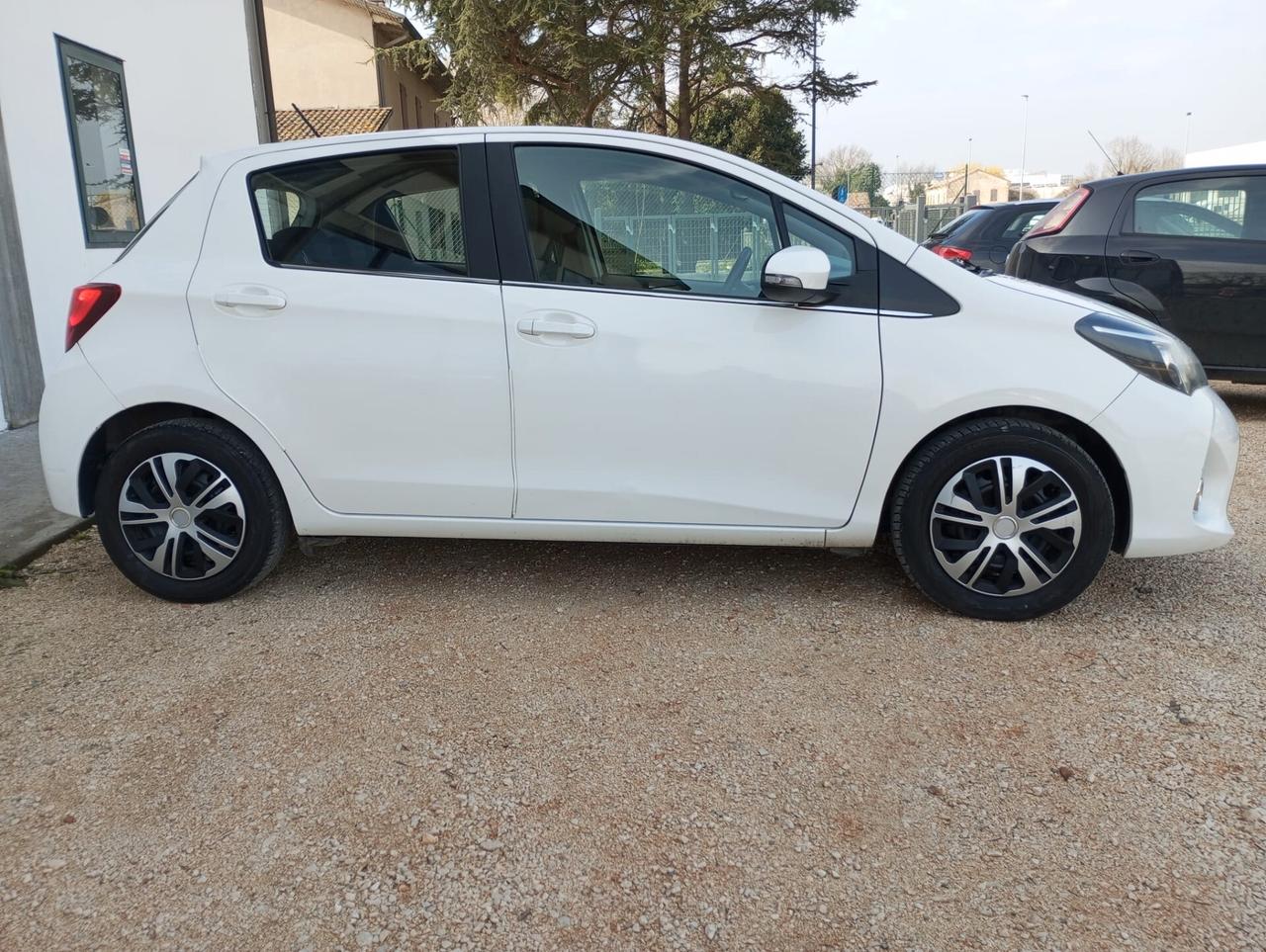 Toyota Yaris 1.0 5 porte Lounge
