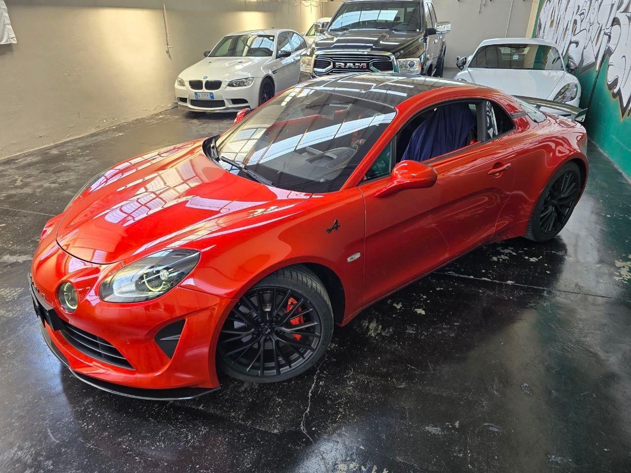 Alpine A110 S Orange, Carbonio