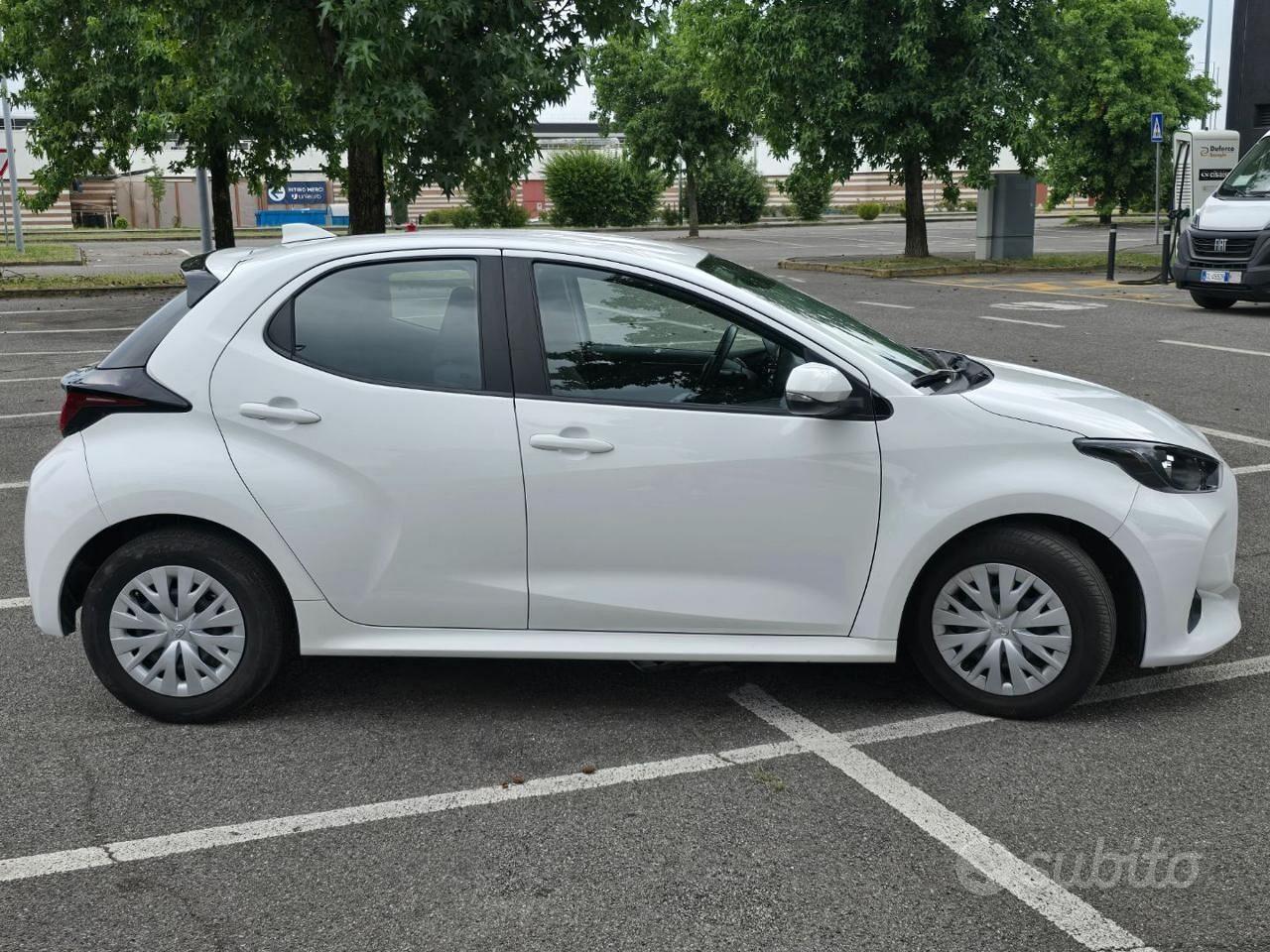 TOYOTA Yaris 1.0 5 porte Active