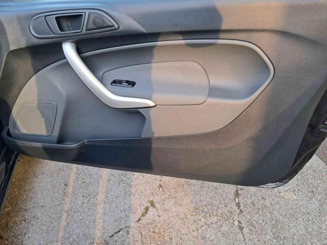 FORD Fiesta 1.6 TDCi 90CV 3 porte DPF Titanium neopatentati