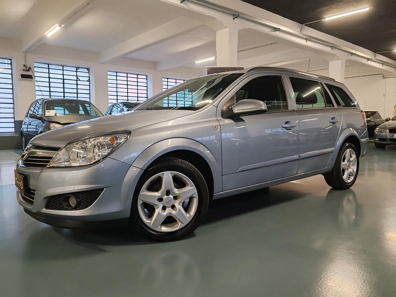 Opel Astra 1.6 16V VVT Station Wagon Club