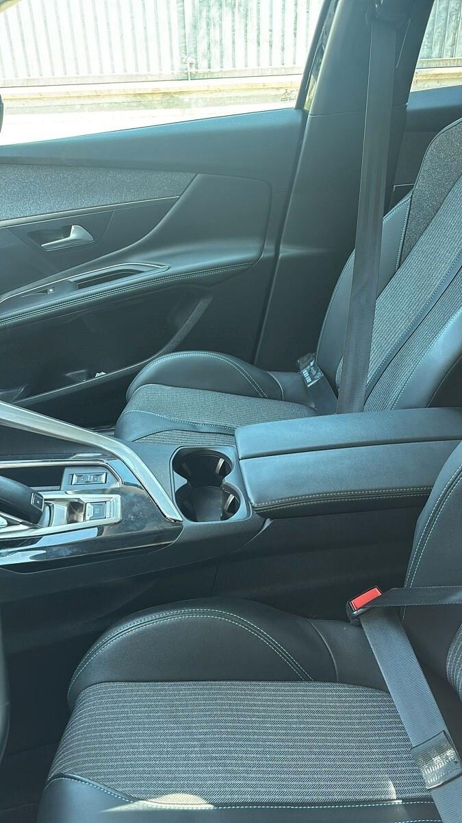 Peugeot 2008 PureTech 100 S&S Allure