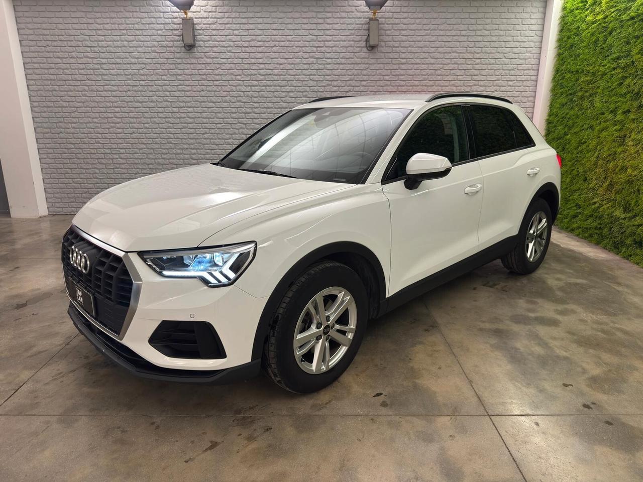 Audi Q3 35 TFSI Business Advanced