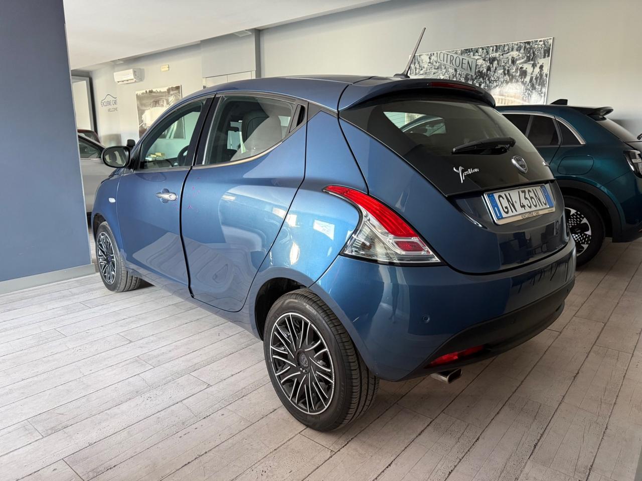 Lancia Ypsilon 1.0 FireFly 5 porte S&S Hybrid Gold 2023