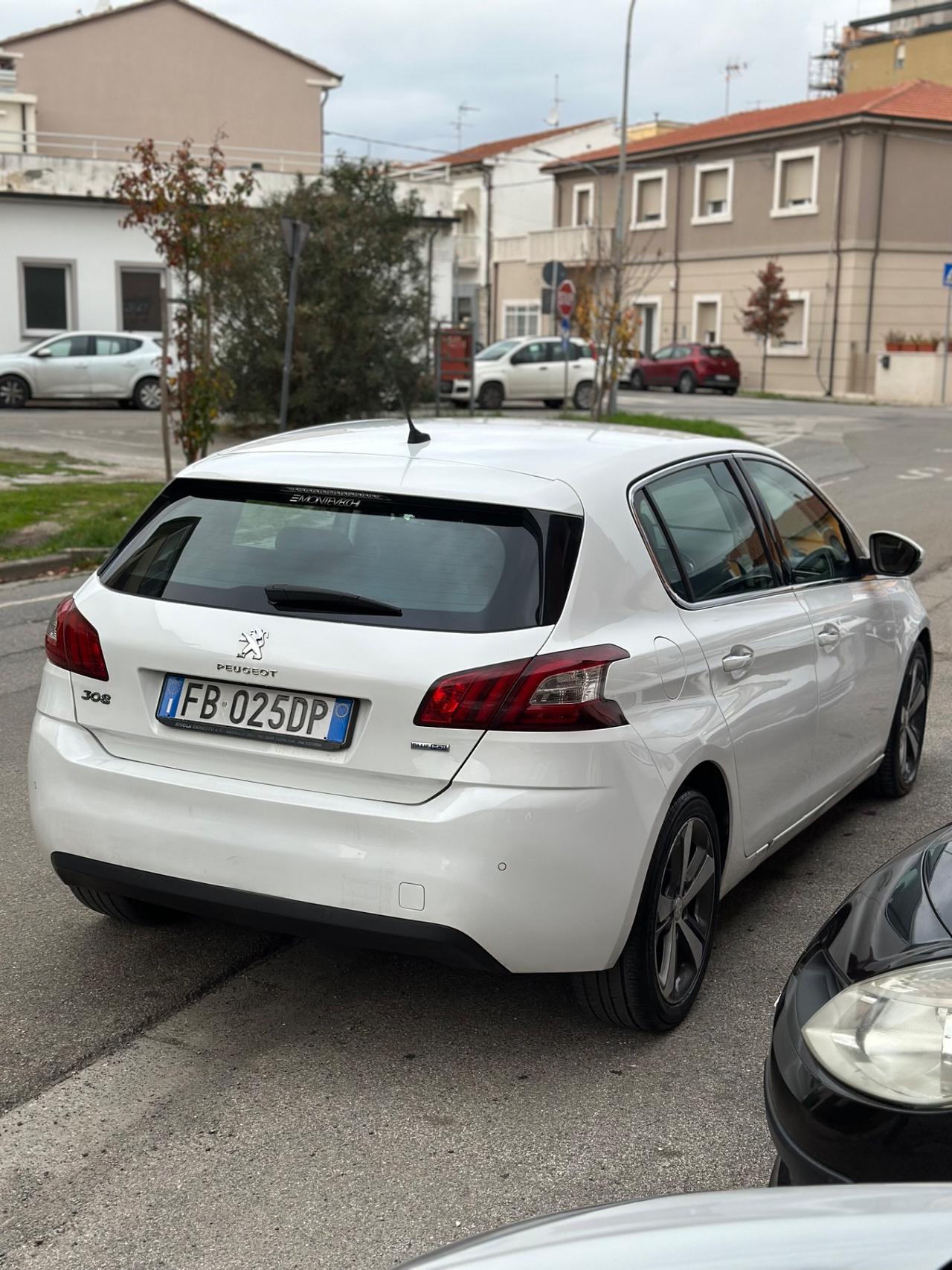 Peugeot 308 BlueHDi 150 S&S Business