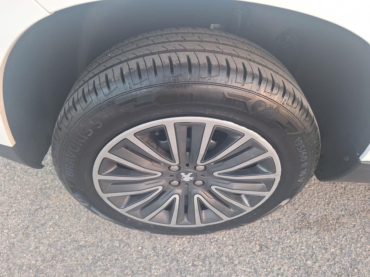 Peugeot 2008 1.4 HDi 68CV Active PERFETTA 2015