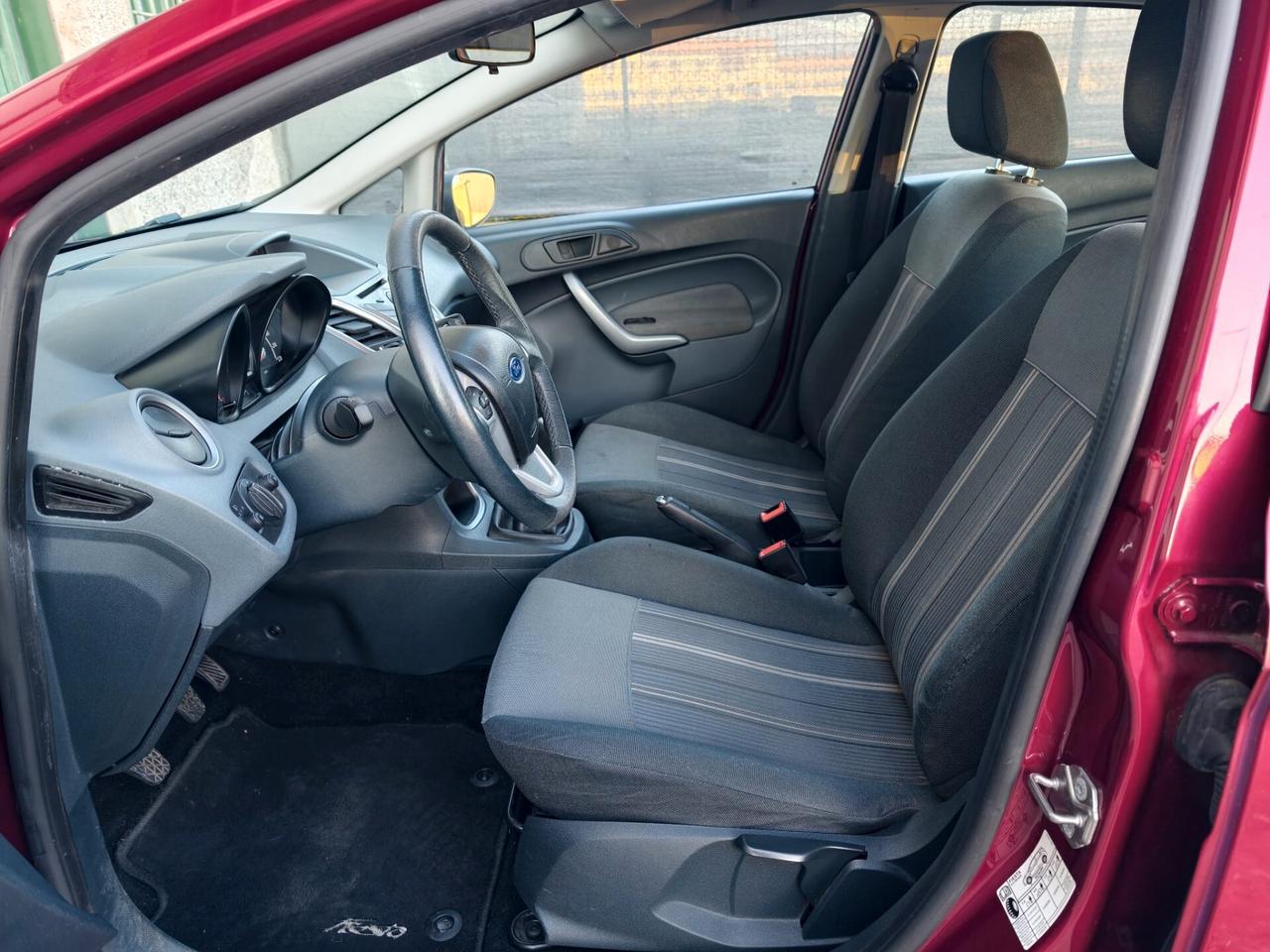 Ford Fiesta 1.2 BENZINA 5 PORTE NEOPATENTATI PARI AL NUOVO