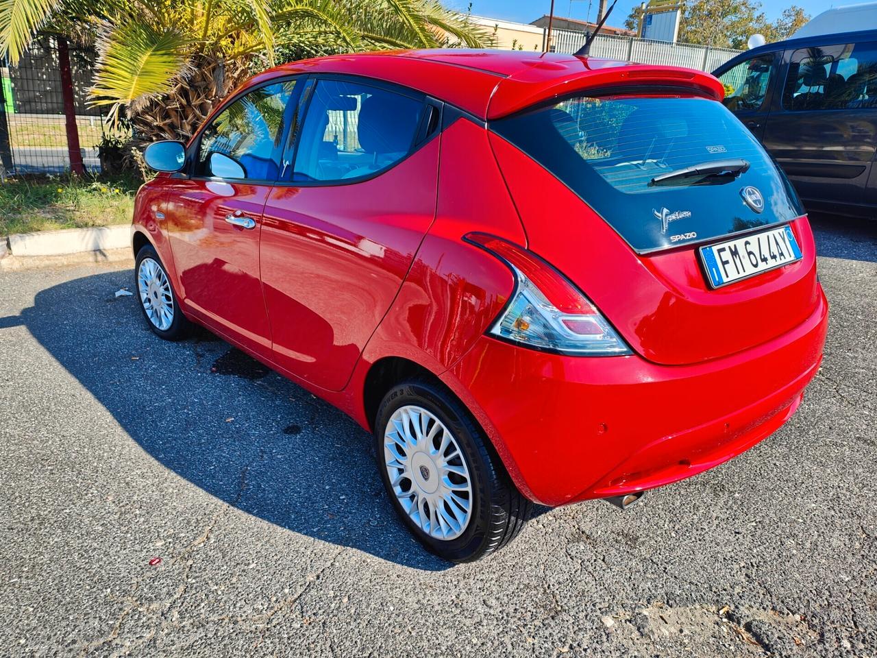 Lancia Ypsilon 1.2 69 CV 5 porte Silver