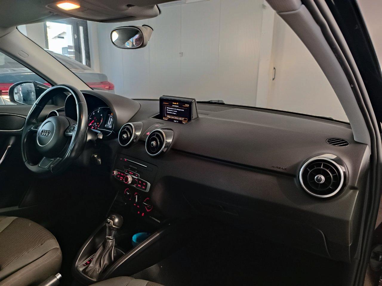 Audi A1 Sportback 1.4 tdi Metal s-tronic
