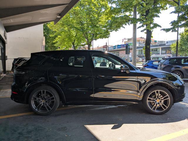 PORSCHE Cayenne 3.0 V6