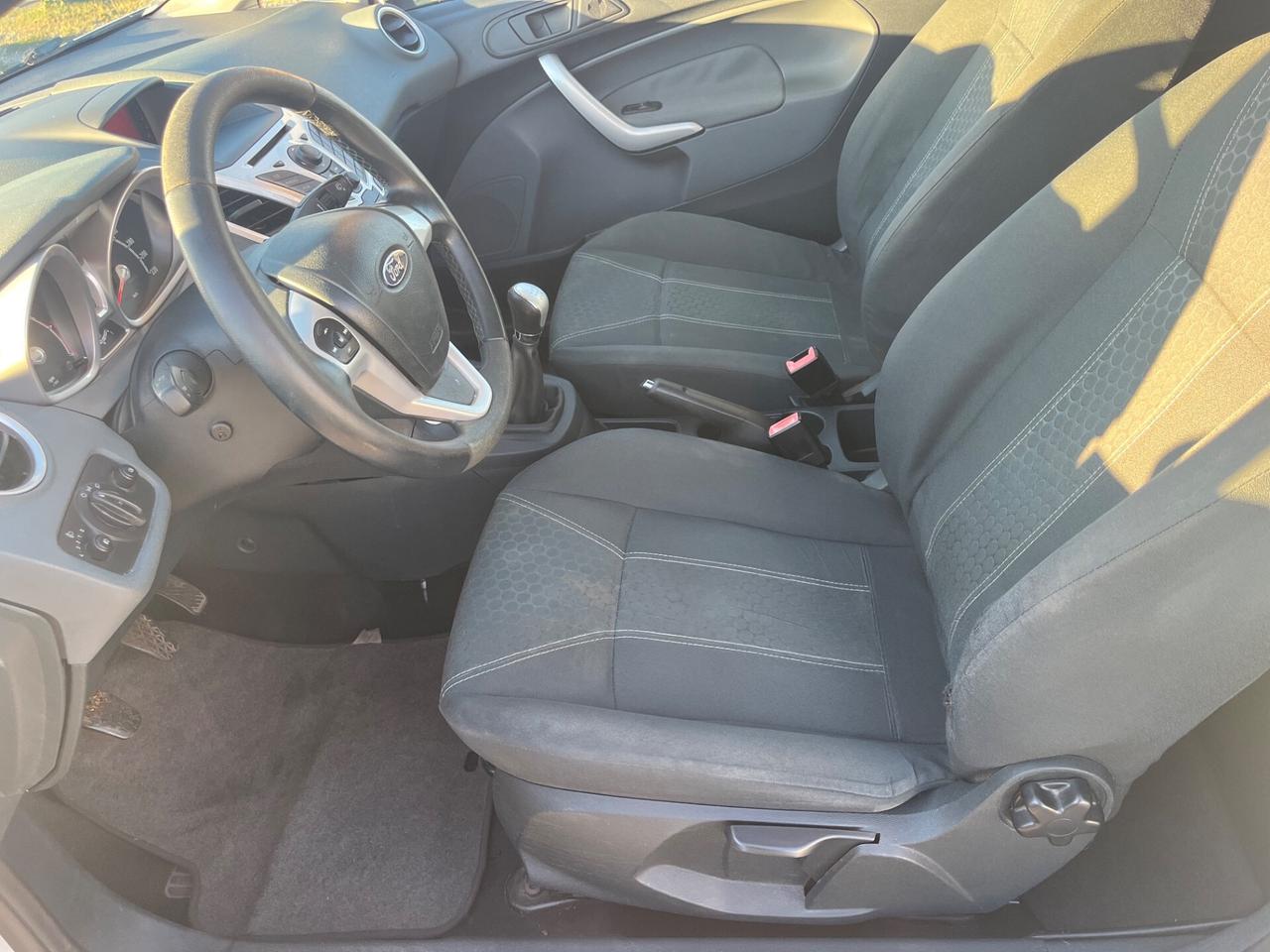 Ford Fiesta 1.4 TDCi 70CV 3 porte Titanium