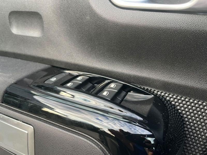 Citroën C3 C3 1.2 Shine s&s 83cv neopatentati