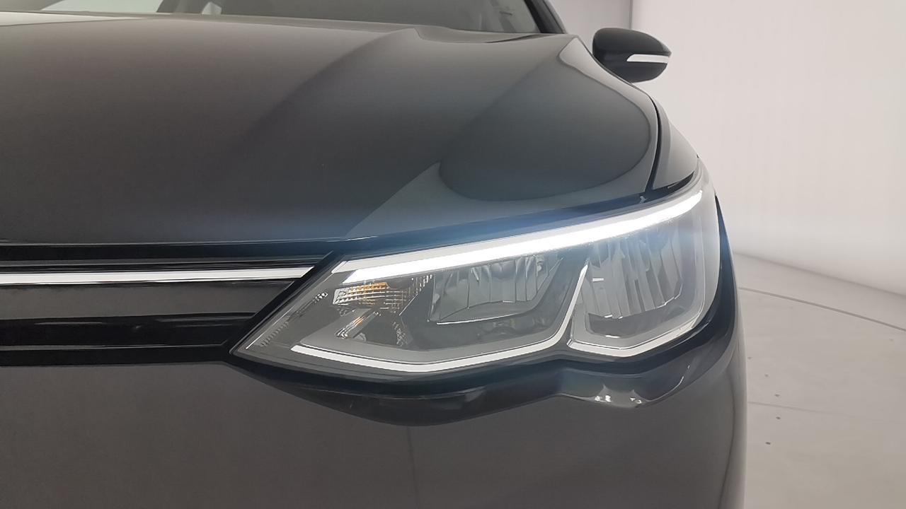 VOLKSWAGEN Golf VIII 2020 - Golf 1.0 etsi evo Life 110cv dsg