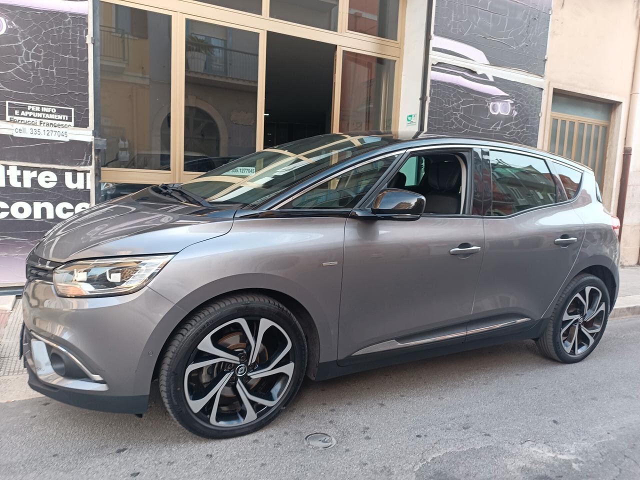 Renault Scenic 1500 dCi 110 CV LIMITED BOSE 0 KM MOTORE NUOVO