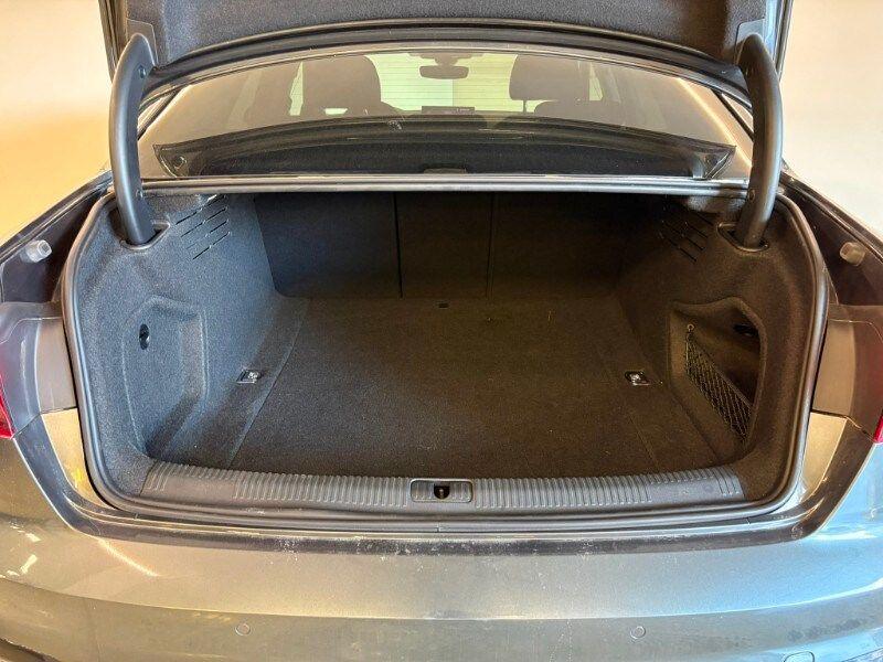 AUDI A4 40 TDI quattro S tronic S line edition