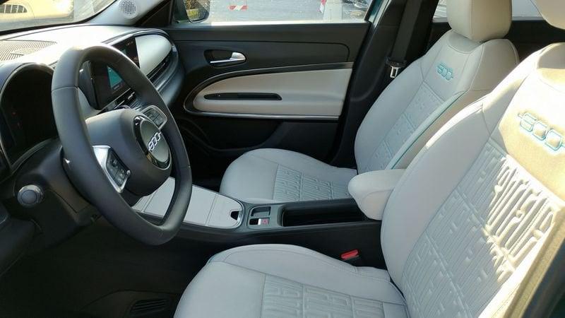 FIAT 600 Hybrid MHEV La Prima