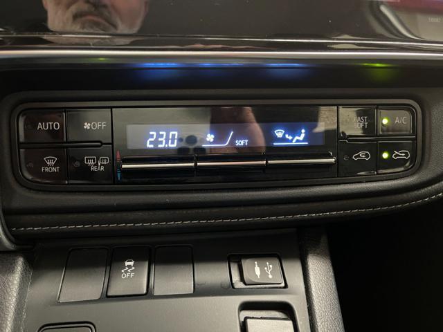 TOYOTA Auris Touring Sports 1.8 Hybrid Business