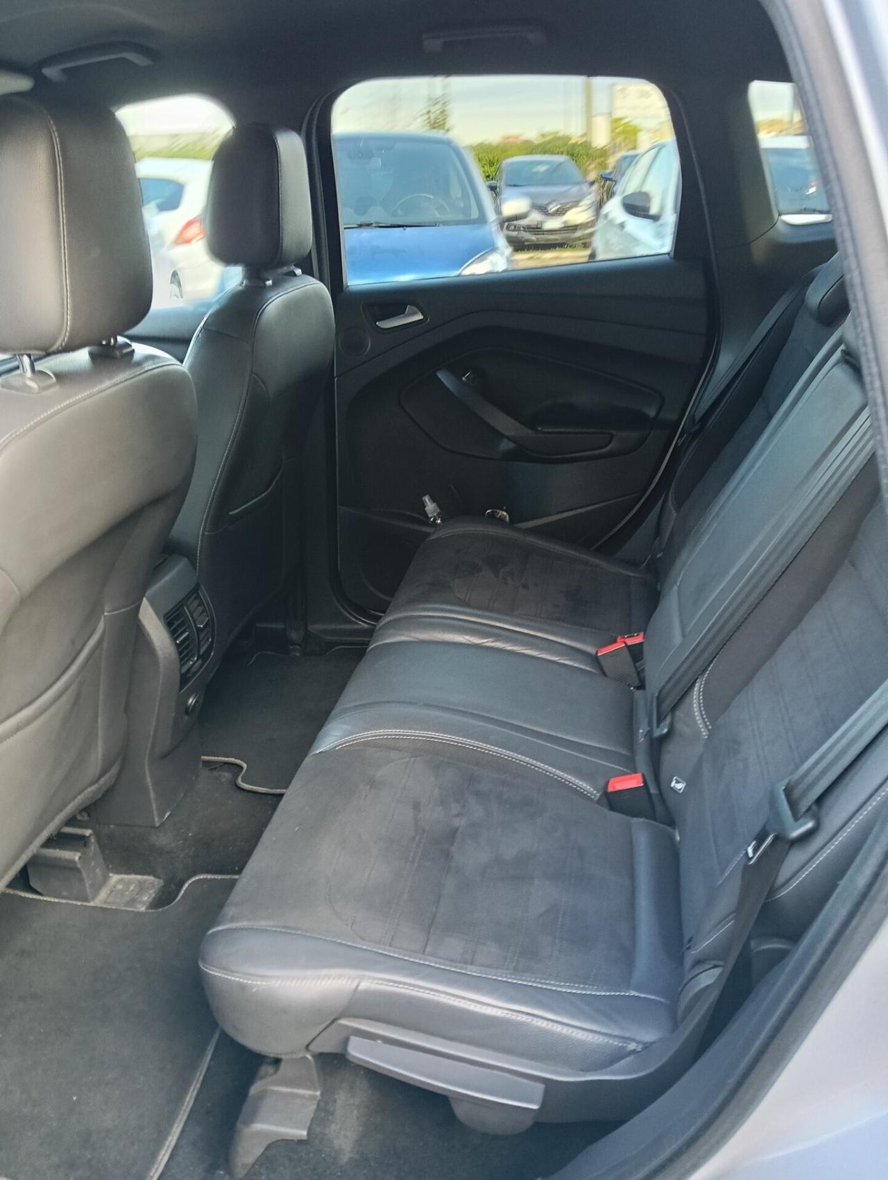 Ford Kuga 1.5 TDCI 120 CV S&S 2WD ST-Line