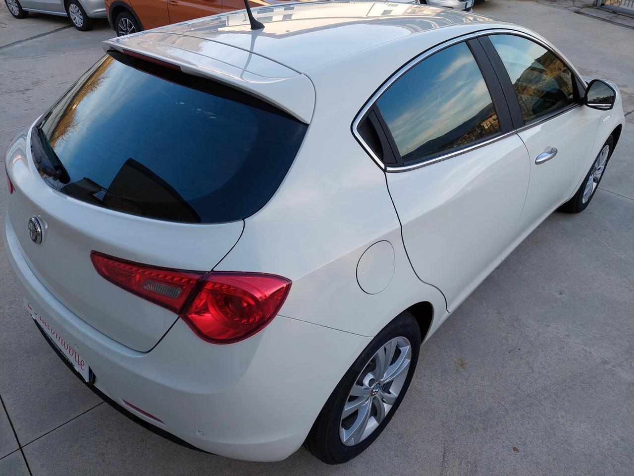 Alfa Romeo Giulietta 1.6 JTDm-2 105 CV Distinctive