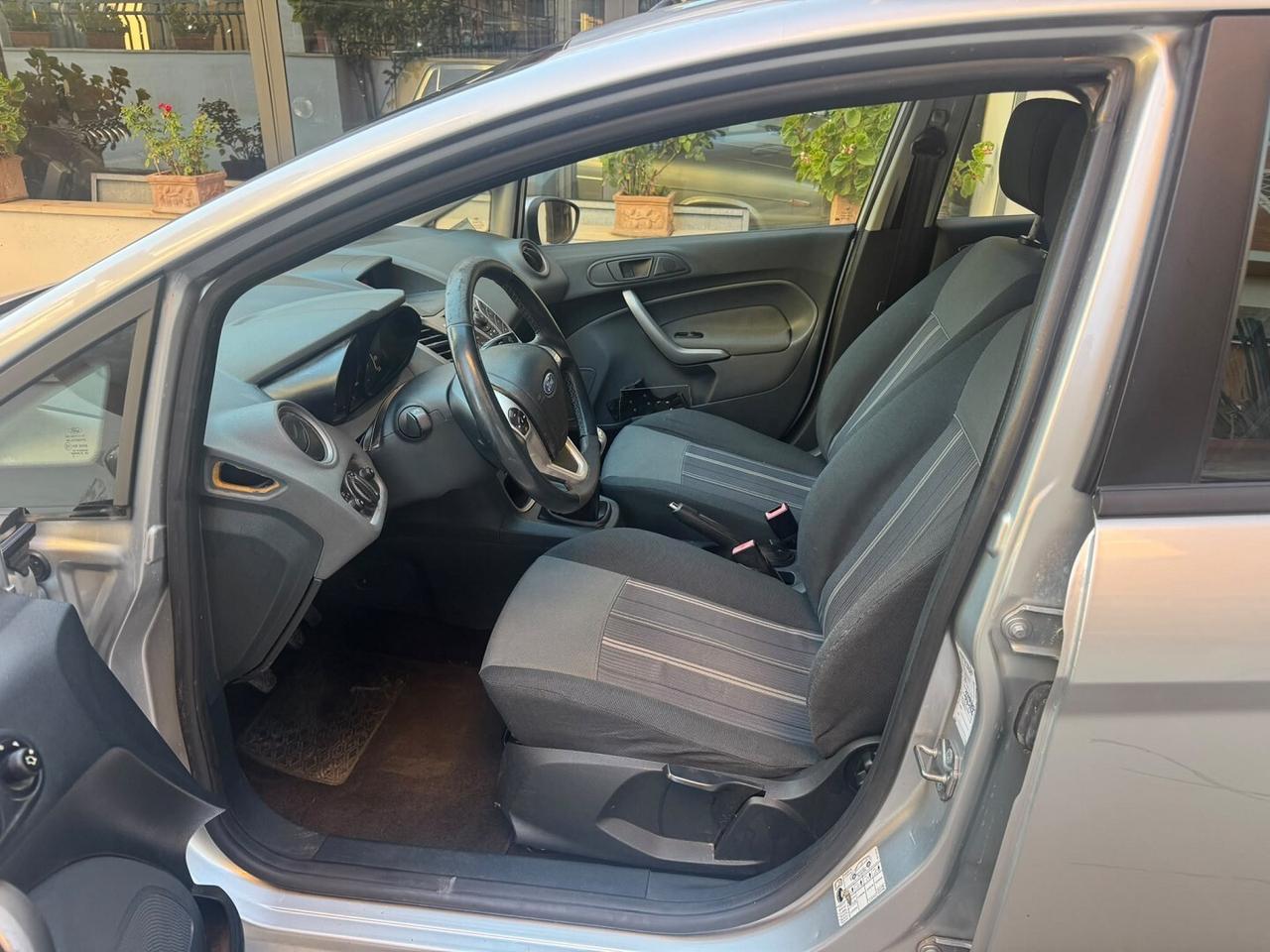 FORD Fiesta 1.4 TDCi 68CV 5 porte Titanium