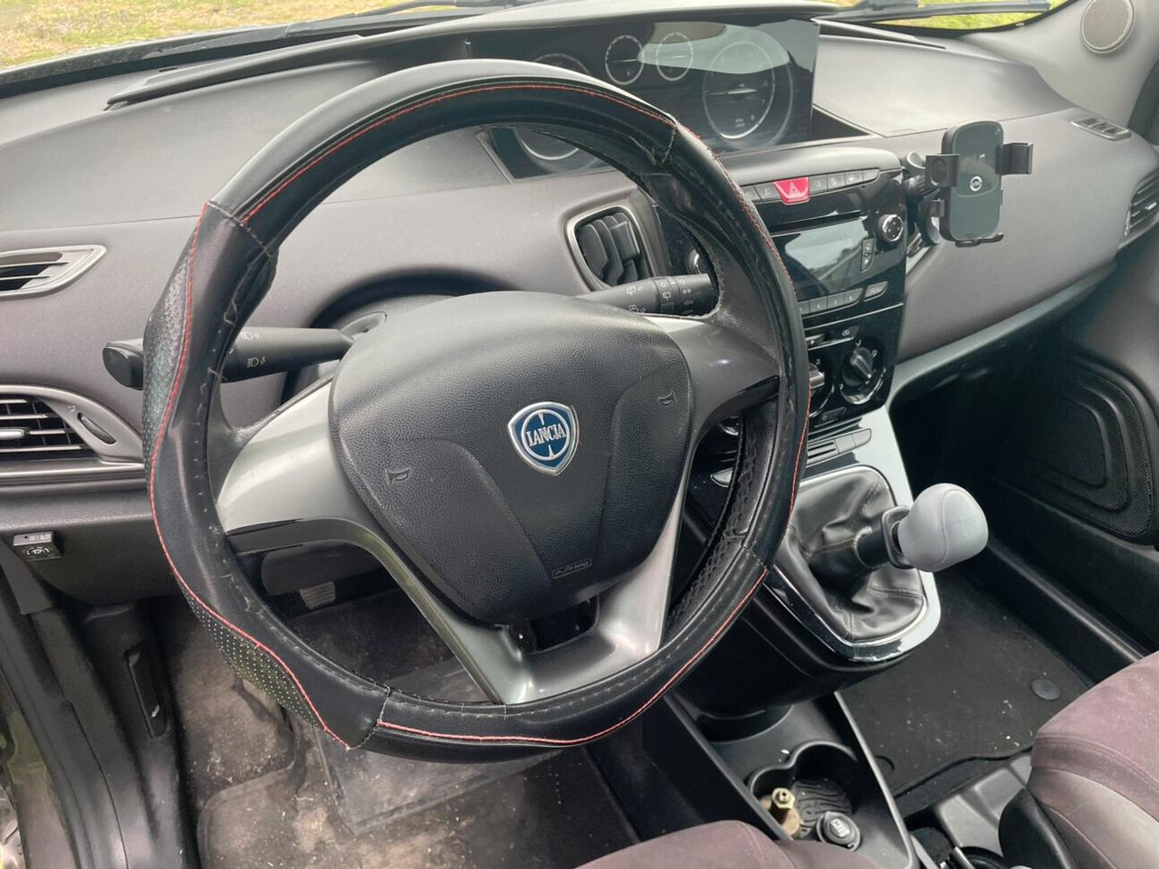 Lancia Ypsilon 1.2 Gold 69cv COMMERCIANTI