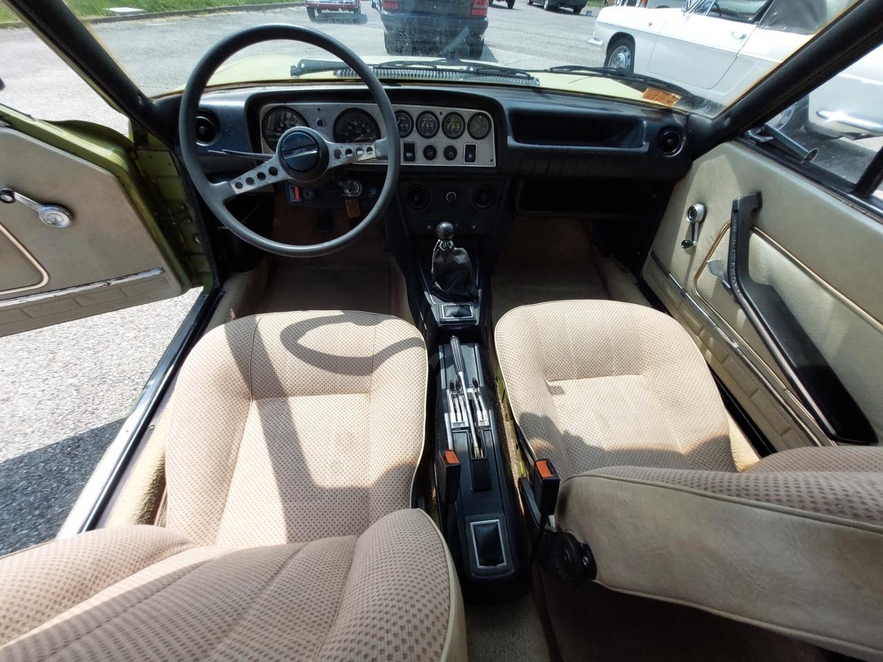 Fiat 124 Coupe 1800 del 1973 con aria-condizionata