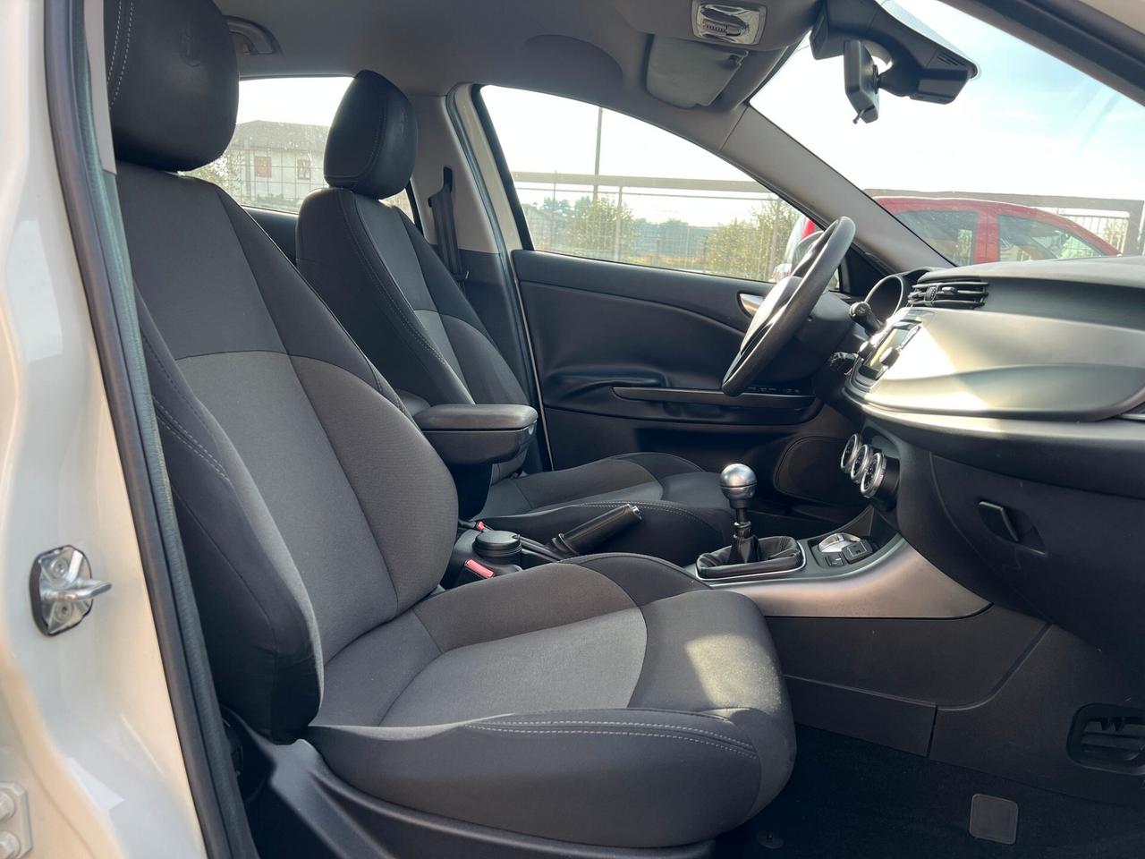 Alfa Romeo Giulietta 1.6 JTDm-2 120 CV Exclusive / OK NEOPATENTATI