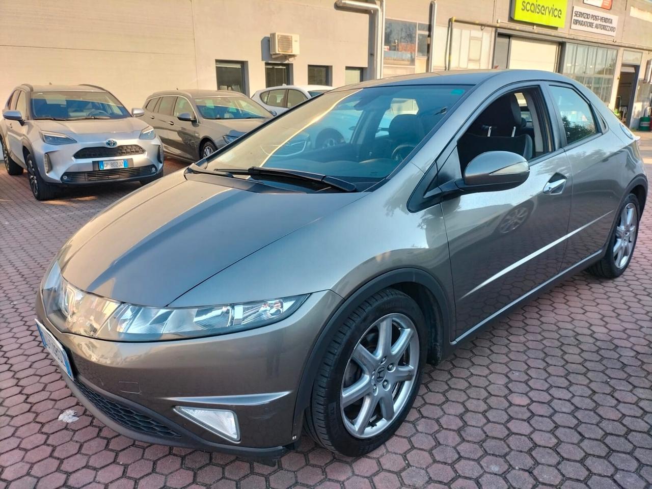 Honda Civic 1.8 i-VTEC 5p. Comfort