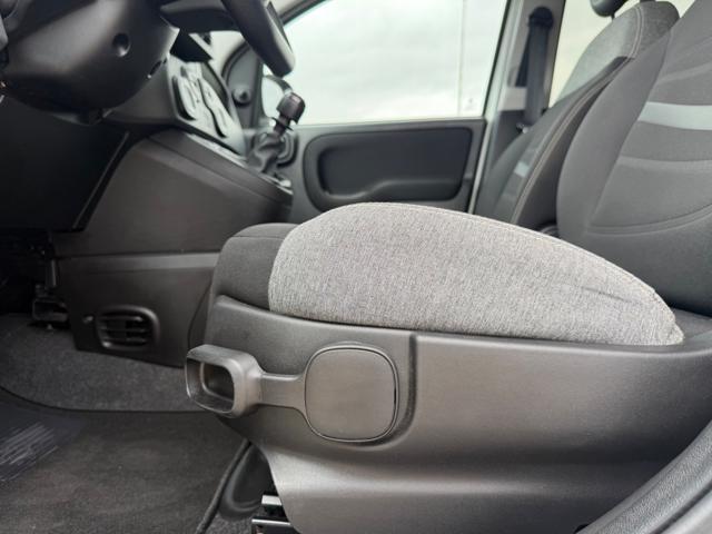 FIAT Panda 1.0 HYBRID CITY LIFE+CLIMATRONIC+SCHERMO+5POSTI